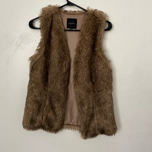 Faut fur vest